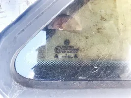 Volkswagen PASSAT B4 Rear side window/glass 