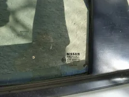 Nissan Almera Tino Основное стекло задних дверей 