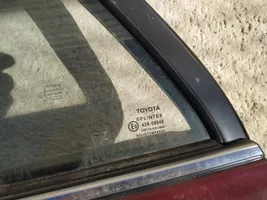 Toyota Avensis T250 Ventanilla de ventilación de la puerta trasera 