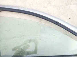 Nissan Almera Tino Vetro del finestrino della portiera anteriore - quattro porte 