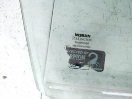 Nissan Almera N16 Vitre de fenêtre porte avant (4 portes) 