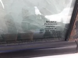 Nissan Almera N16 Vitre de fenêtre porte arrière 