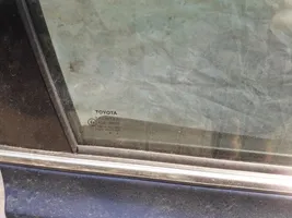 Toyota Avensis T250 Szyba drzwi przednich 