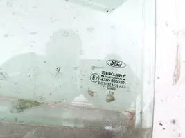 Ford Mondeo Mk III aizmugurējo durvju stikls 