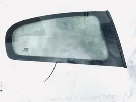 Nissan Almera N16 Fenêtre latérale avant / vitre triangulaire 