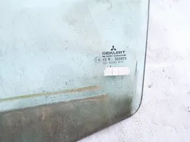 Mitsubishi Carisma Etuoven ikkunalasi, neliovinen malli 