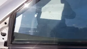 Nissan Primera Etuoven ikkunalasi, neliovinen malli 