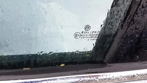 Volkswagen PASSAT B5.5 priekšējo durvju stikls (četrdurvju mašīnai) 