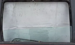 Volkswagen PASSAT B5 aizmugurējo durvju stikls Raudona