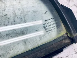 Toyota Yaris Mažasis "A" galinių durų stiklas raudona
