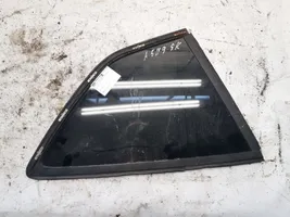 Ford Kuga I Fenêtre latérale avant / vitre triangulaire 