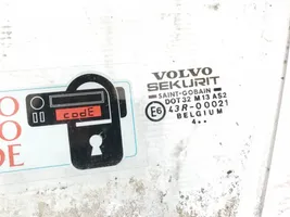 Volvo 440 Vitre de fenêtre porte avant (4 portes) 