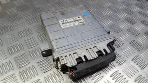 Opel Vectra B Calculateur moteur ECU 90464735KA