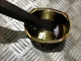 Mercedes-Benz E W210 Piston avec bielle 089149