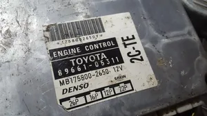 Toyota Avensis T220 Centralina/modulo del motore 8966105311