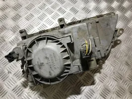 Opel Omega A Lampa przednia 90377058