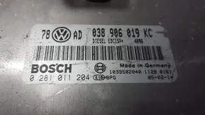 Volkswagen PASSAT B5.5 Moottorin ohjainlaite/moduuli 038906019kc