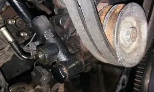 Mazda 323 F Pompe de direction assistée 