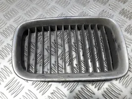 BMW 3 E36 Grille de calandre avant 51138122238