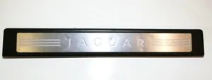 Jaguar XF Priekinio slenksčio apdaila (vidinė) 8x2313201af