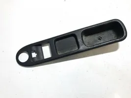 Peugeot 307 Support bouton lève vitre porte avant 