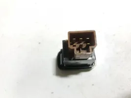 Nissan Primera Przycisk / Przełącznik ogrzewania szyby przedniej / czołowej 