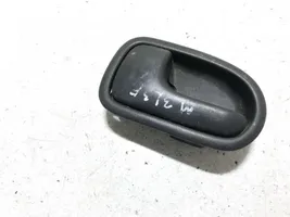 Mazda 323 F Внутренняя ручка 