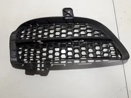 Volkswagen Touareg I Grille inférieure de pare-chocs avant 7L6853666B