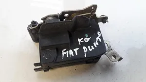 Fiat Punto (176) Rear door lock 