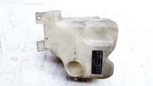 Subaru Impreza I Réservoir de liquide lave-glace e130188486