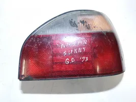 Nissan Sunny Lampa tylna 