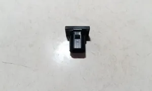 Ford Focus C-MAX Windscreen/window heater switch 