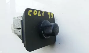 Mitsubishi Colt Interrupteur d'éclairage de la cabine dans le panneau MR201525