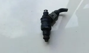 Renault Clio I Fuel injector 866313