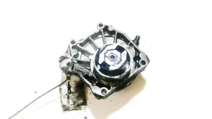 Opel Zafira B Vacuum pump 