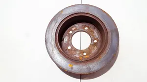 Mitsubishi Lancer X Rear brake disc neventiliuojamas