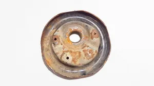 Nissan Sunny Supporto di montaggio della molla elicoidale 