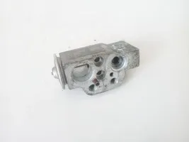 Volkswagen Touareg I Air conditioning (A/C) expansion valve 7l0820679