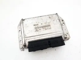 Hyundai Trajet Variklio valdymo blokas 0281010578