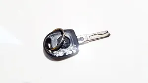 Volkswagen PASSAT B5 Užvedimo raktas (raktelis)/ kortelė 