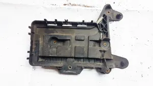 Volkswagen Jetta VI Vassoio scatola della batteria 1K0915333