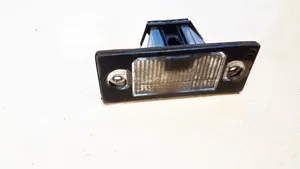 Volkswagen PASSAT B5.5 Lampa oświetlenia tylnej tablicy rejestracyjnej 1j5943021a