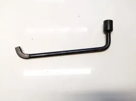 Volkswagen PASSAT B5 Wheel nut wrench 