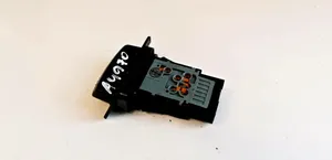 Mazda MPV Interrupteur feux de détresse 03190020
