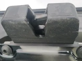 Ford Focus Zamek klapy tylnej / bagażnika 