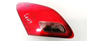 Opel Astra J Luci posteriori del portellone del bagagliaio 216401