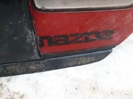 Mazda 323 F Feux arrière sur hayon 