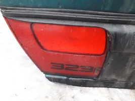 Mazda 323 F Luci posteriori del portellone del bagagliaio 
