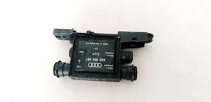 Audi A4 S4 B5 8D Motor de bloqueo de puertas 4A0959981