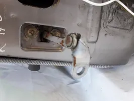 Renault 19 Ogranicznik drzwi tylnych 